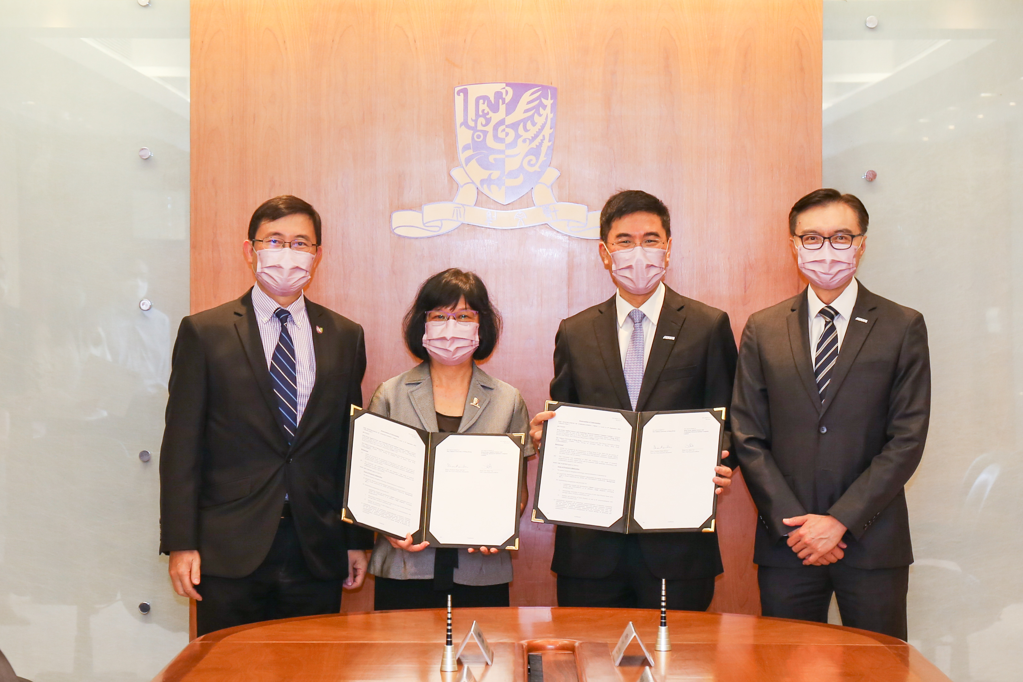 Photo MoU between CUHK and ASTRI 220905